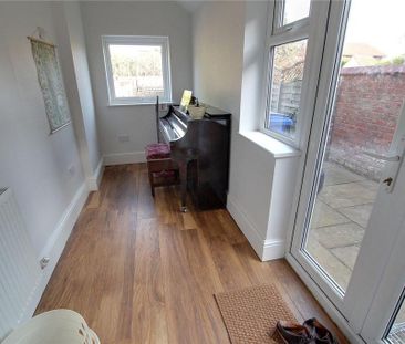 2 bedroom terraced house to rent - Photo 6