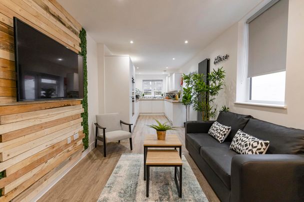 Baileys #8 - Photo 1