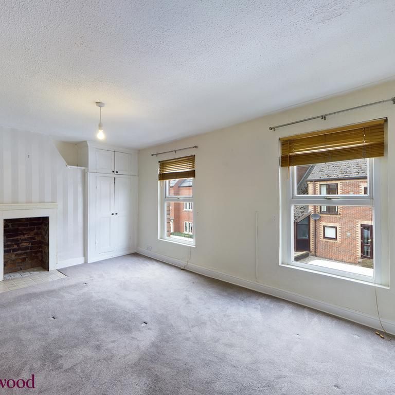 4 bedroom terraced house to rent - Photo 1
