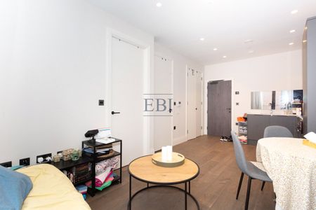 Dock East Apartments, 2 Selsdon Way, E14 9TG - Photo 4