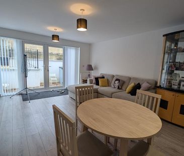 2 bedroom flat to rent - Photo 2