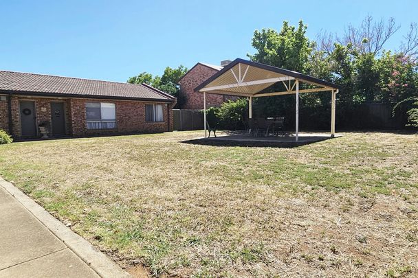 Comfortable Two-Bedroom Unit With A Courtyard - Photo 1