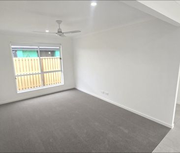 A 4 bedroom Delight! - Photo 2