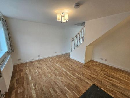 3 bedroom terraced house to rent - Photo 2