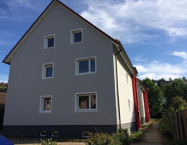 Schöne 2-Zimmer DG-Wohnung mit Tageslichtbad OHNE Balkon! - Foto 1