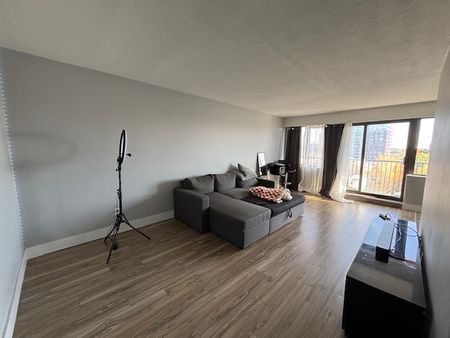 420 Parkdale Ave - Photo 5