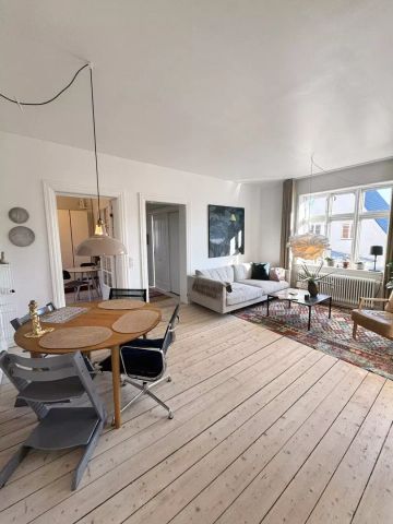 Indbydende lejlighed med lys og klassiske detaljer i Aalborg - Foto 3