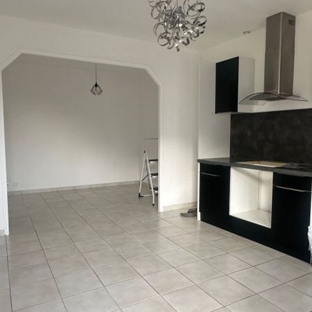 Location Appartement P2 rénové(e) Marseille 13ème - Photo 3