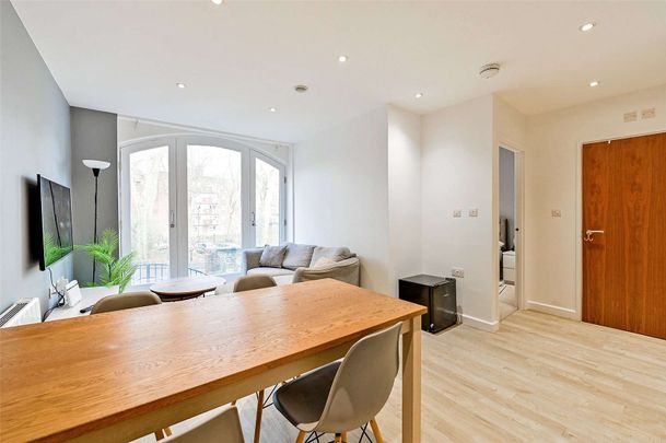 Modern one bedroom first floor apartment in Old Market. - Photo 1