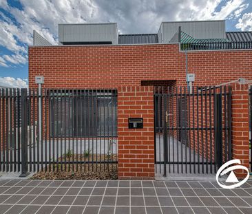 1 Codrus Walk, 3810, Pakenham Vic - Photo 2