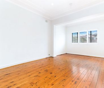 Superb Beachside Apartment - Photo 6