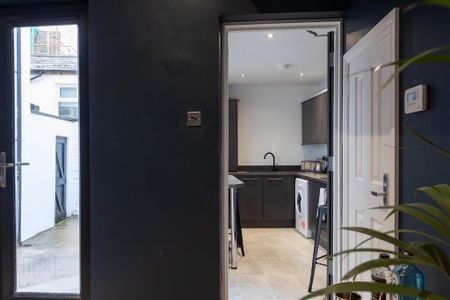 Room 2, 79 Upper Newtownards Road, Belfast, BT4 3HU - Photo 4