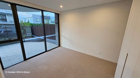 Stunning ground floor unit in the heart of Shell Cove Marina! - Photo 3