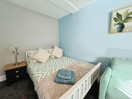 1 bedroom in a house share to rent - Photo 4