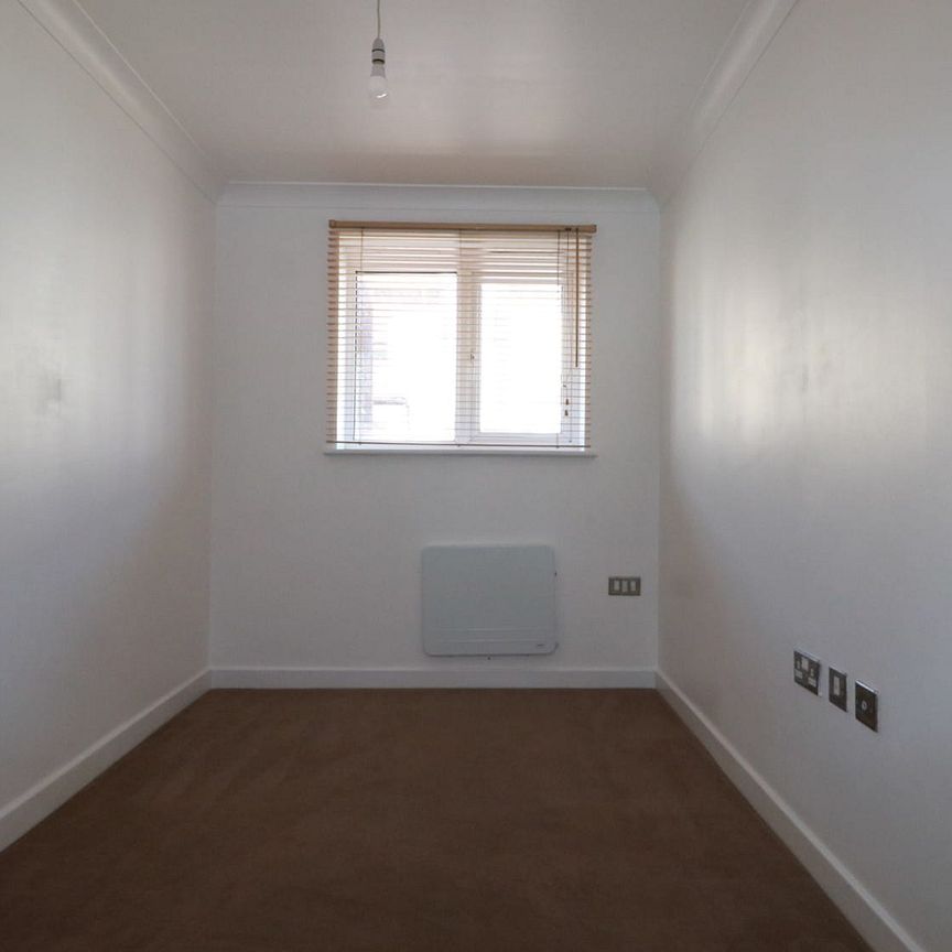 Flat 1 60 Guildford Road, Royal Court, Southend-On-Sea, 60 Guildford Road, SS2 5BH - Photo 1