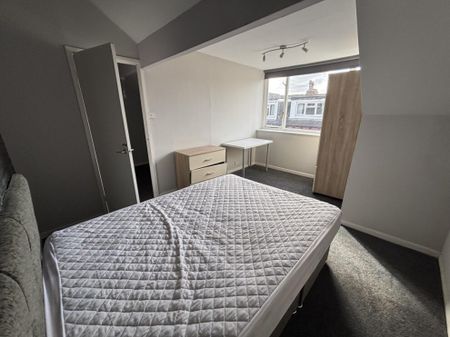 22 Thornville Terrace, Leeds, LS6 1JT - Photo 2