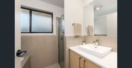 Modern Family Living in Minters Field - Photo 3