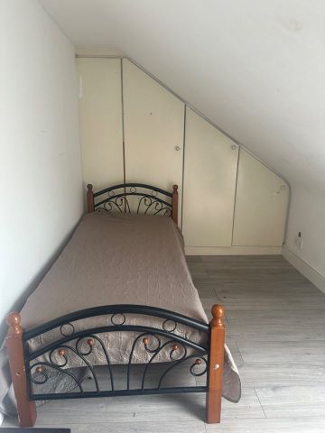 4 Bed Flat, Eastern Avenue, IG4 - Photo 4