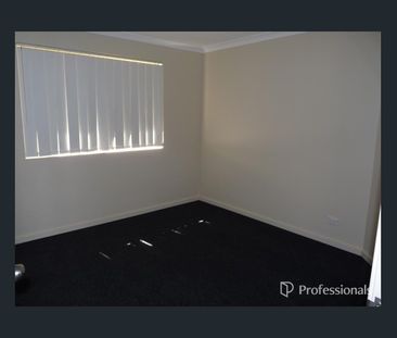 8b Devonshire Terrace, Armadale, WA 6112 - Photo 5