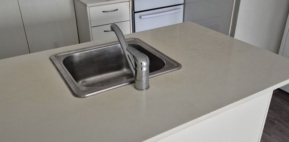 Central Flat - Victoria - Photo 2