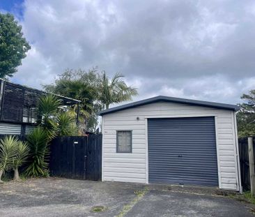 9A Taioma Crescent, Te Atatu Peninsula - Photo 2