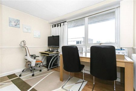 3 bedroom apartment to rent - Photo 2