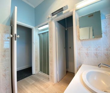 Character Home - Three Bedrooms, Study, Shed & Additional Parking - Photo 5