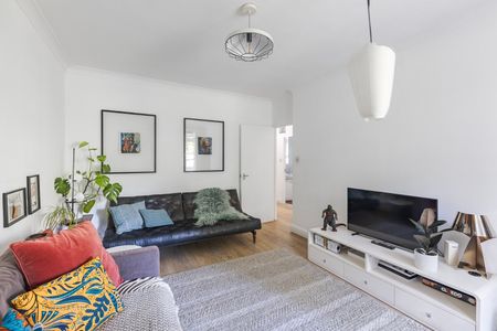 Hallfield Estate, Bayswater, London, W2 - Photo 2