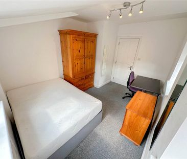 5 bedroom semi-detached house to rent - Photo 4