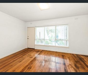 Charming Two Bedroom Apartment in Cheltenham's Golden Triangle - Photo 1