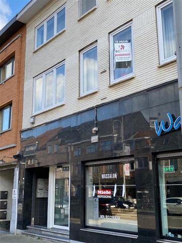 Appartement met 2 slaapkamers in de bruisende handelsstraat Vennestraat te huur! - Photo 2