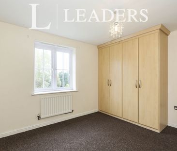 2 bedroom flat to rent Willowbrook Walk - Photo 6