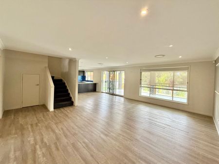 21 Grasmere Way, Warners Bay - Photo 3