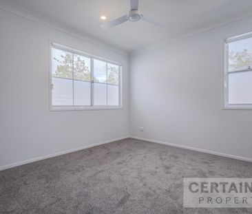 Brand New Stunning Townhouse in Prime Location - Photo 5