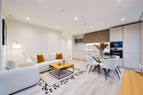 Astell Road, London, SE3 9EH - Photo 1