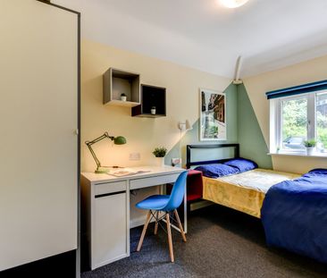 6 Bed Semi-Detached House, Auckland Drive, BN2 - Photo 6