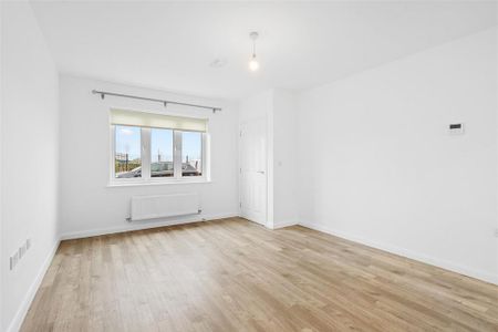 4 bedroom terraced house to rent - Photo 2