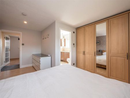 2 bedroom semi-detached house to rent - Photo 5