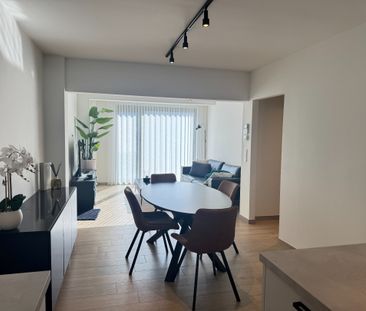 Prachtig gerenoveerd appartement in het centrum van Genk - Photo 3