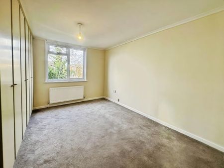 4 bedroom end of terrace house to rent - Photo 3