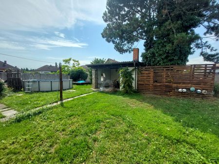 HELL, GERÄUMIG MIT POOL UND WERKSTATT - Photo 4