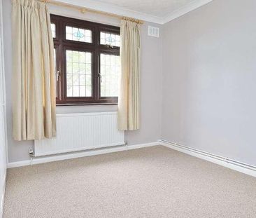 Abbotts Close, Romford, RM7 - Photo 4