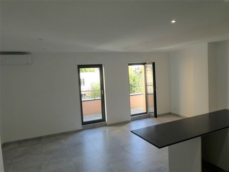 Location Appartement 2 pièces 42m² LA VARENNE ST HILAIRE 94210 - Photo 2