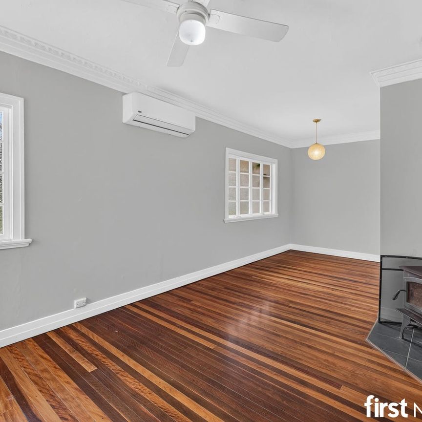THREE BEDROOM COTTAGE ON LARGE BLOCK. IF LOOKING FOR SPACE THIS IS ONE! - Photo 1