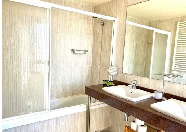 Carrer Bogatell, Sant Adrià de Besòs, Catalonia 08930