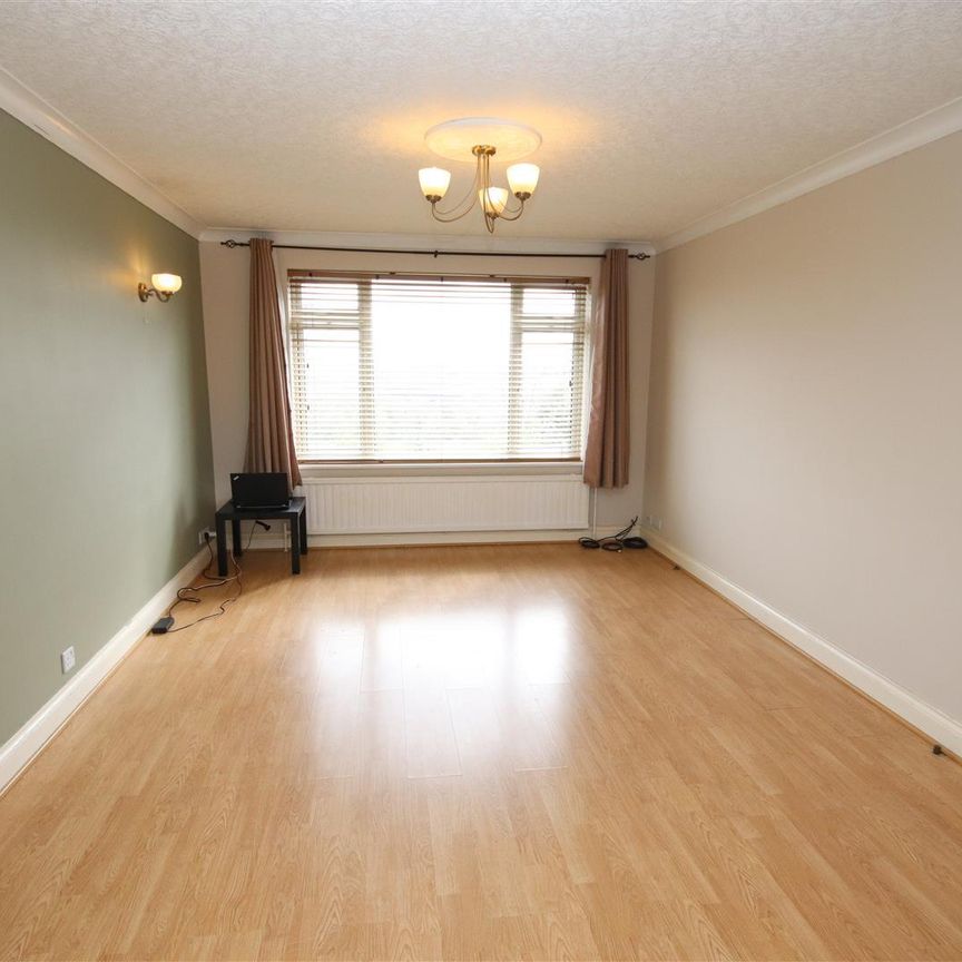 2 bedroom Flat to let - Photo 1