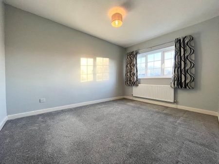 5 bedroom detached house to rent - Photo 4