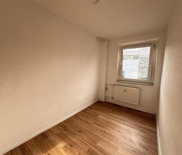 Gemütliche 3-Raum-Wohnung - mitten in der City! Jetzt 1 Kaltmiete s... - Photo 1