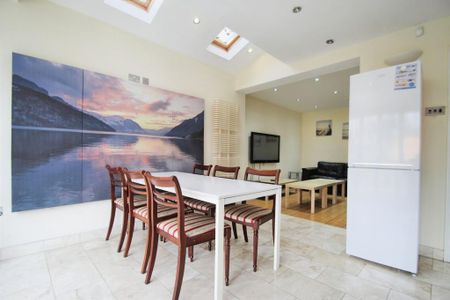 5 bedroom semi-detached house to rent - Photo 2