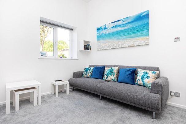 2 bedroom ground floor flat to rent - Photo 1